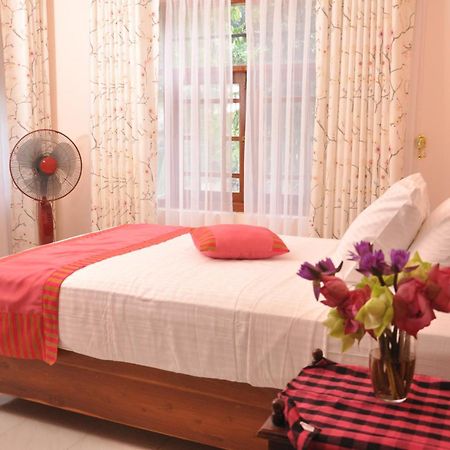 Sobaya Hotel Kandy Eksteriør bilde